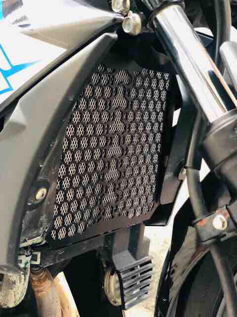 Bảo vệ két nước bằng Nhôm CNC Suzuki Satria Fi – Raider Fi