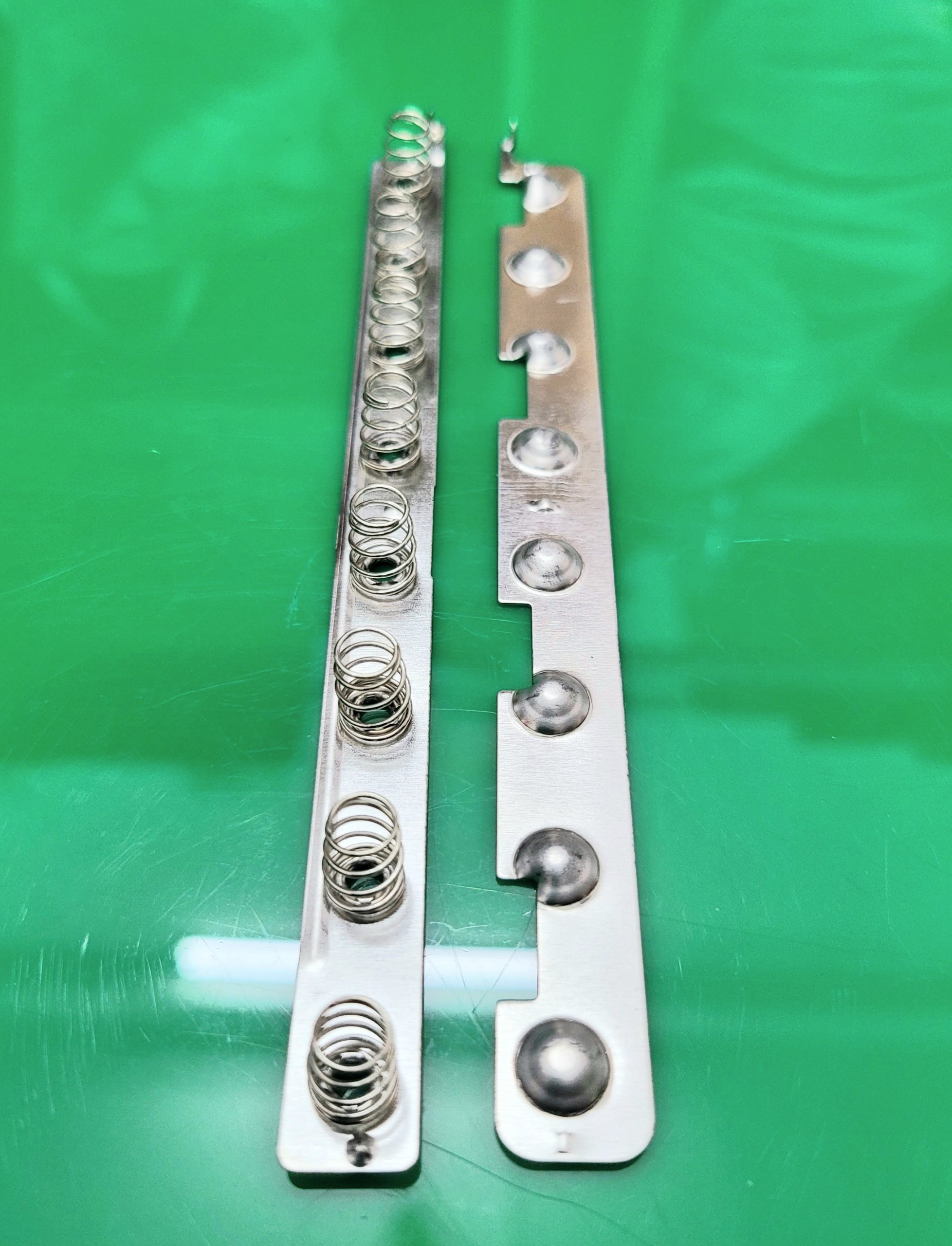Combo lò xo 8 chân tiếp xúc chân pin aa, aaa, 18650, làm sạc dự phòng