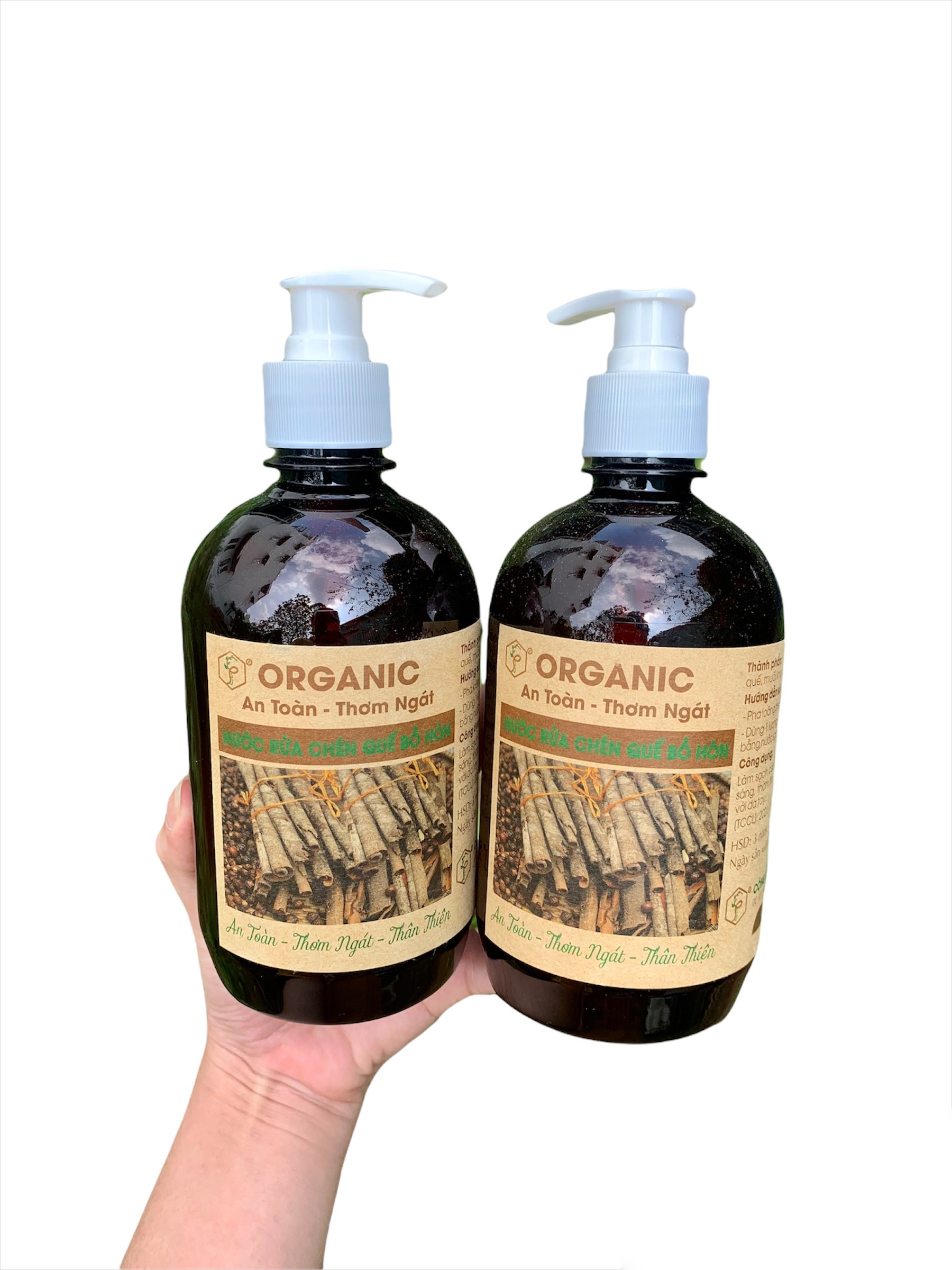 Can 2 Lít Nước Rửa Chén Quế Bồ hòn chiết xuất Quế Bồ Hòn và thảo mộc tự nhiên, bảo vệ da tay, sạch khuẩn, an toàn.