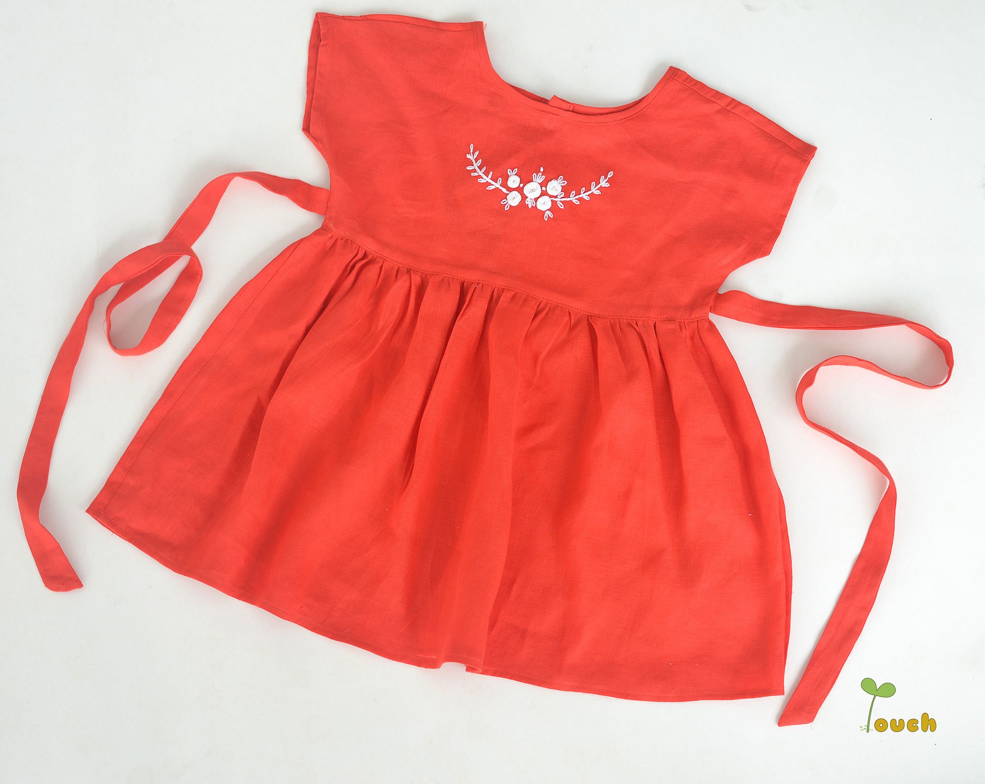Đầm linen đỏ thêu tay touch