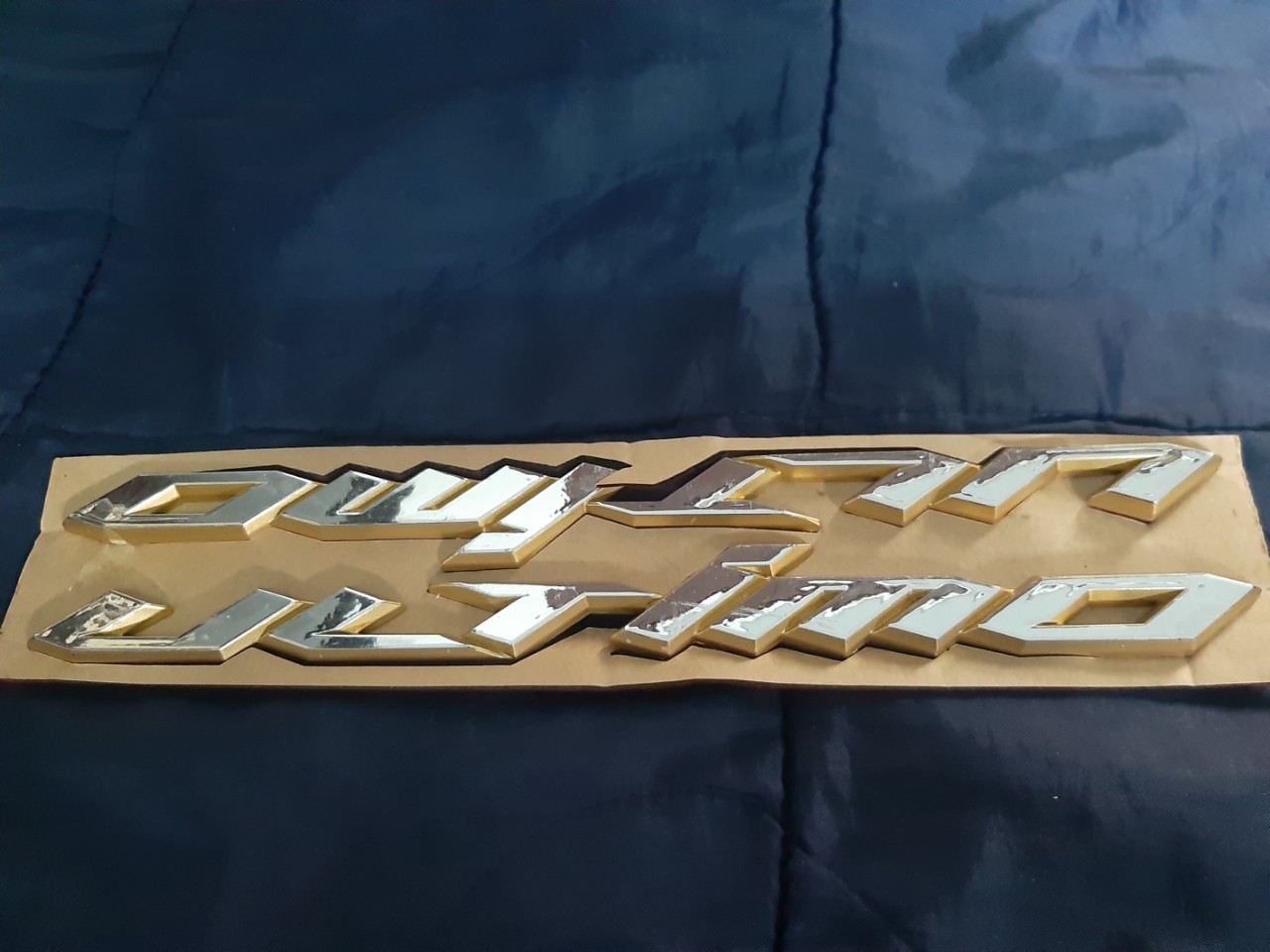 TEM LOGO ULTIMO CHỮ NỔI CROM