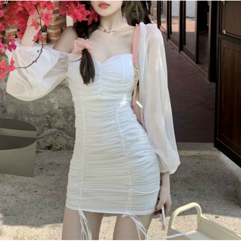 Đầm trắng nhún rút dây