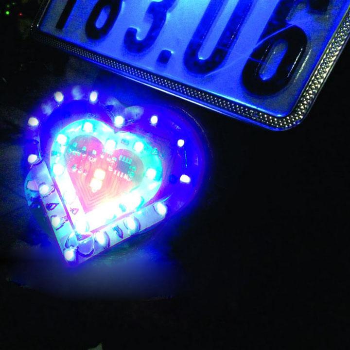 [ĐẸP QUÁ TRỜI LUÔN ]Đèn led hình trái tim nhỏ cho xe máy