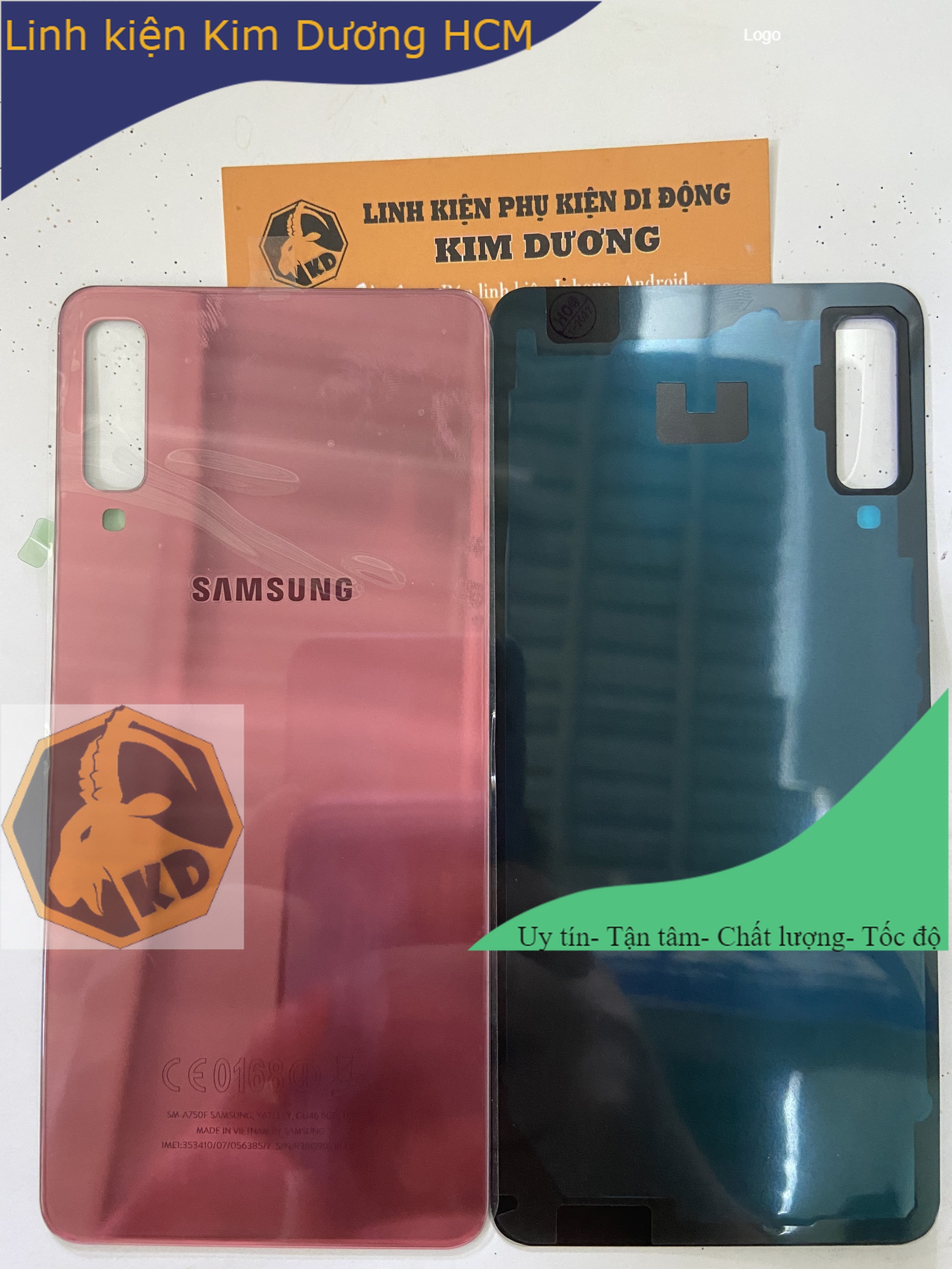 Nắp lưng kính samsung galaxy a7 2018 / a750 . new !