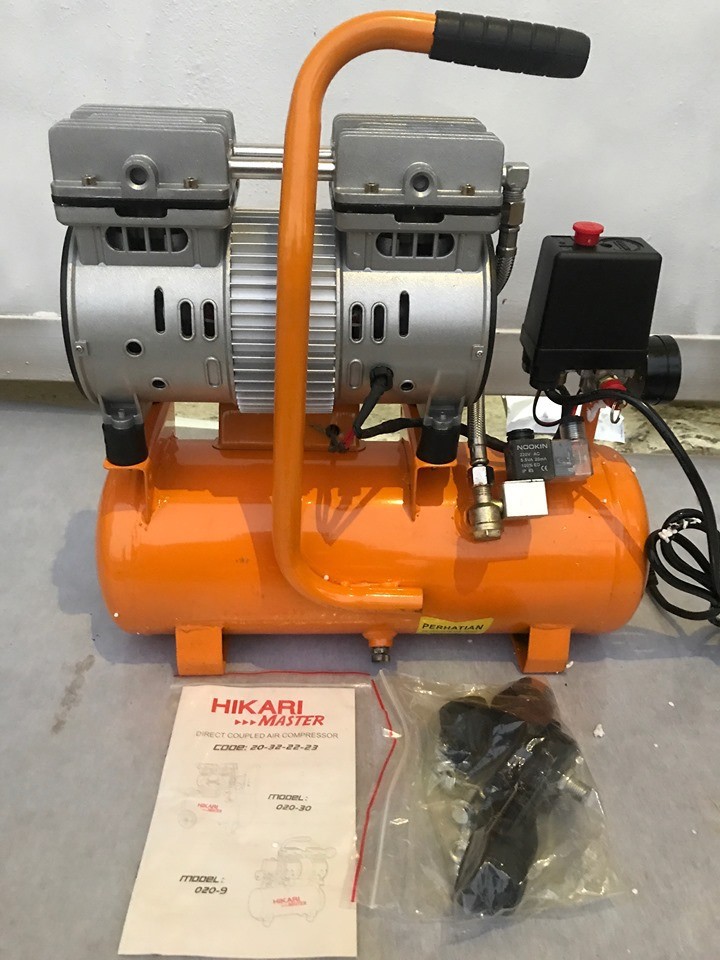 Máy nén khí sạch, không dùng dầu nhớt 02-9 Hikari, bình 9 lít, madein thái lan, gọn nhẹ dễ di chuyển, sạch sẽ.
