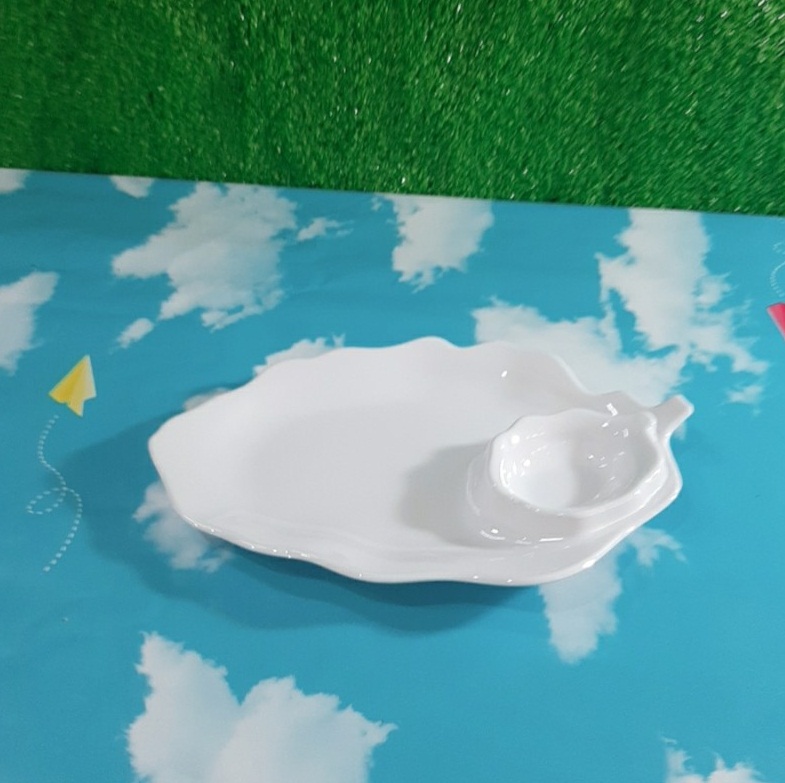 Dĩa đựng trái cây melamine DTC06 hình chiếc lá có chổ đựng muối đa năng