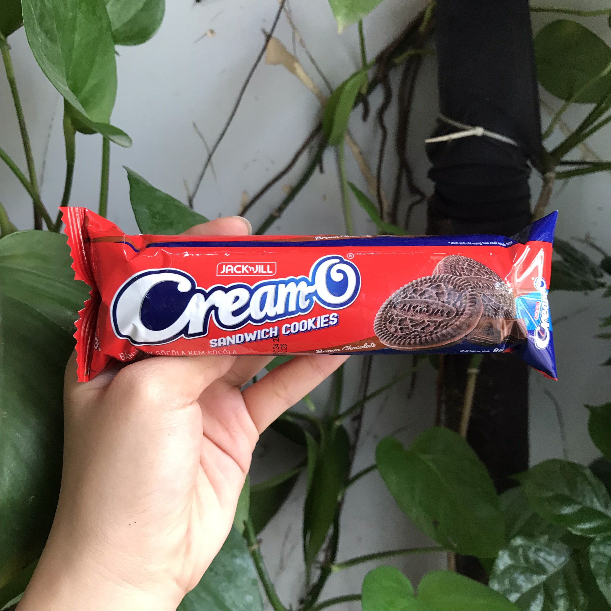 Bánh Quy Cream-O Sôcôla Kem Sôcôla (Cây 85g - Đỏ)