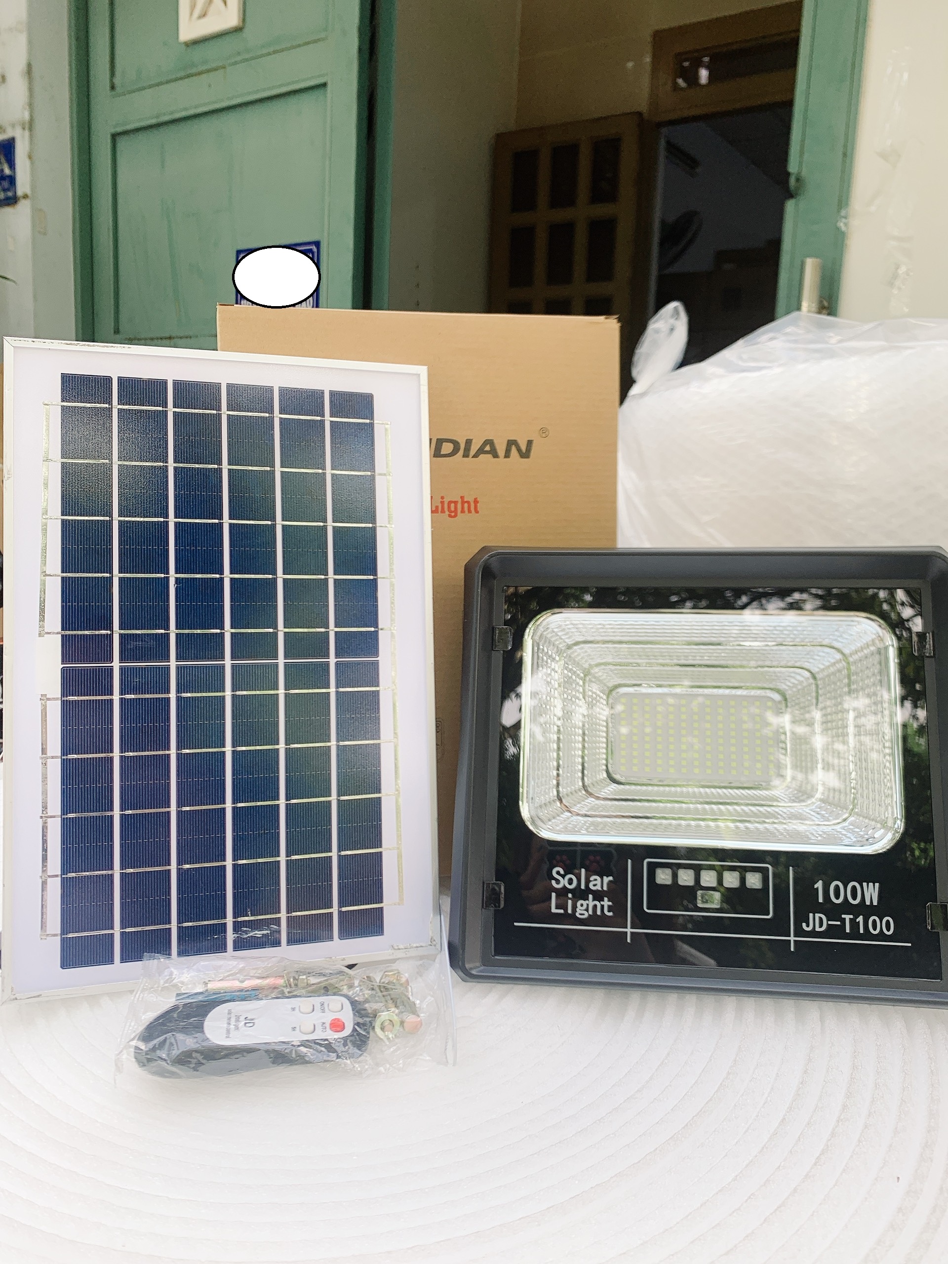 Đèn led năng lượng mặt trời jindian jd t100