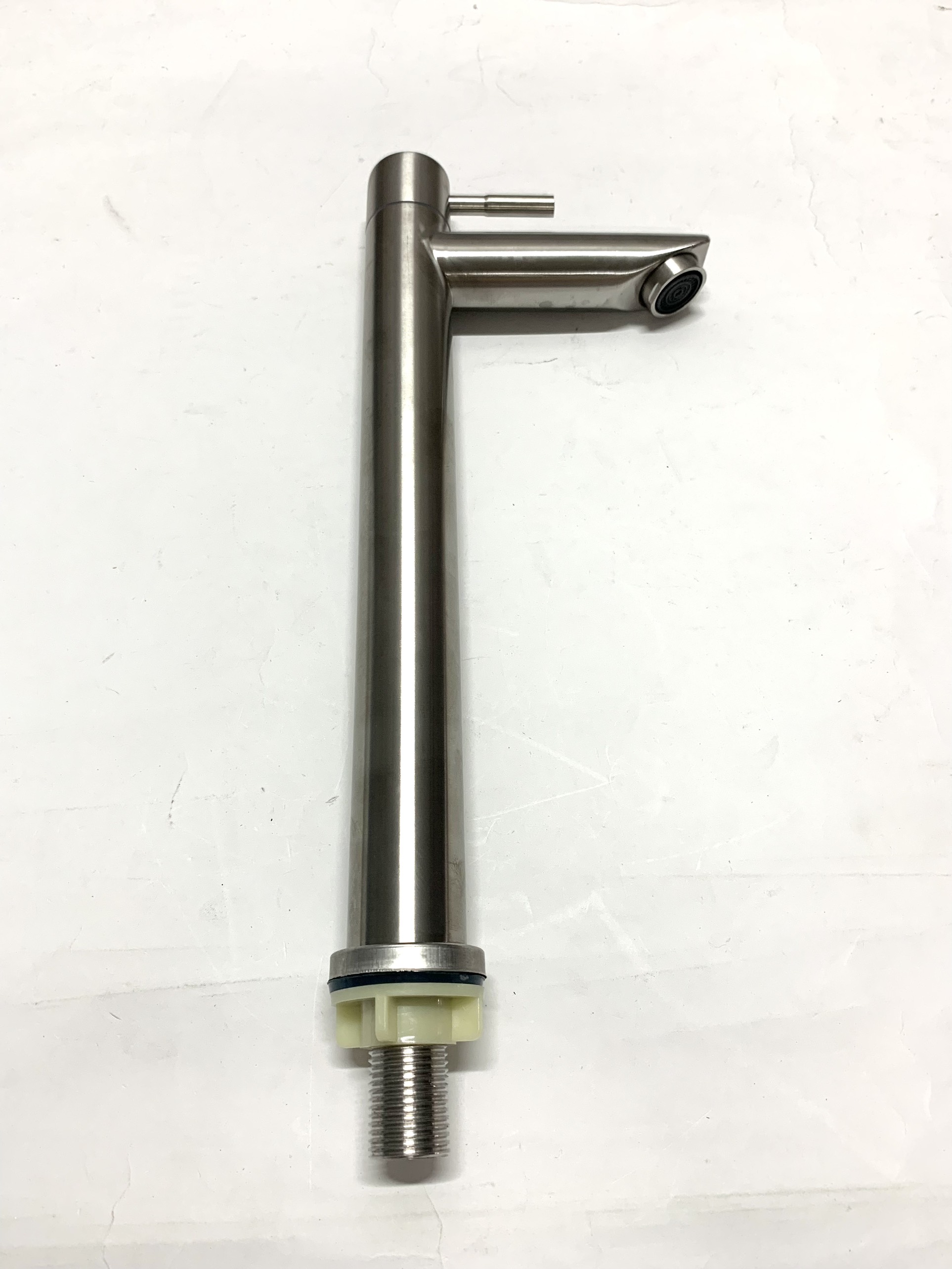 Vòi lavabo lạnh thân tròn cao 20cm và 30cm inox sus 304