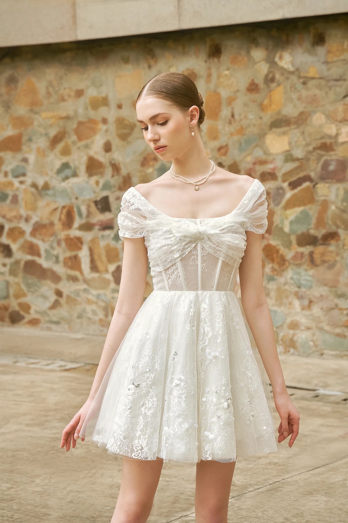 MAVEN - Váy trắng xoè phối ren đính kết Rowan Mini Dress