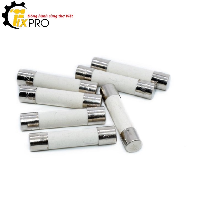 Cầu chì sứ 15a 250v 6x30mm túi 10c