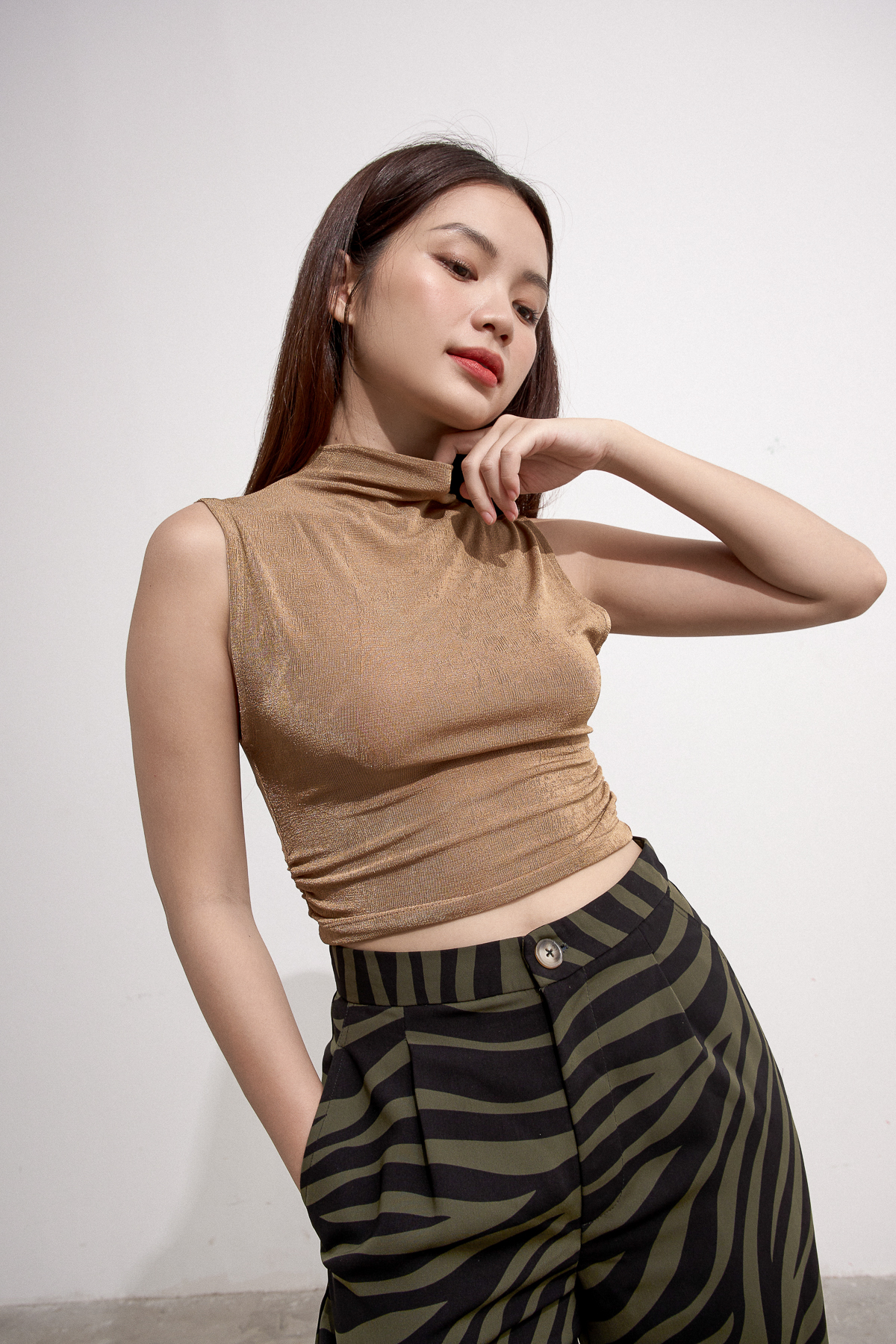 Áo Maybi ôm thun không tay cổ lọ