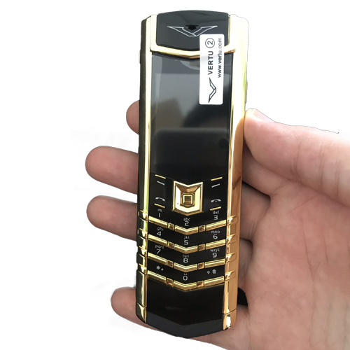 Điện thoại độc lạ signature k8 lưng da bền đẹp