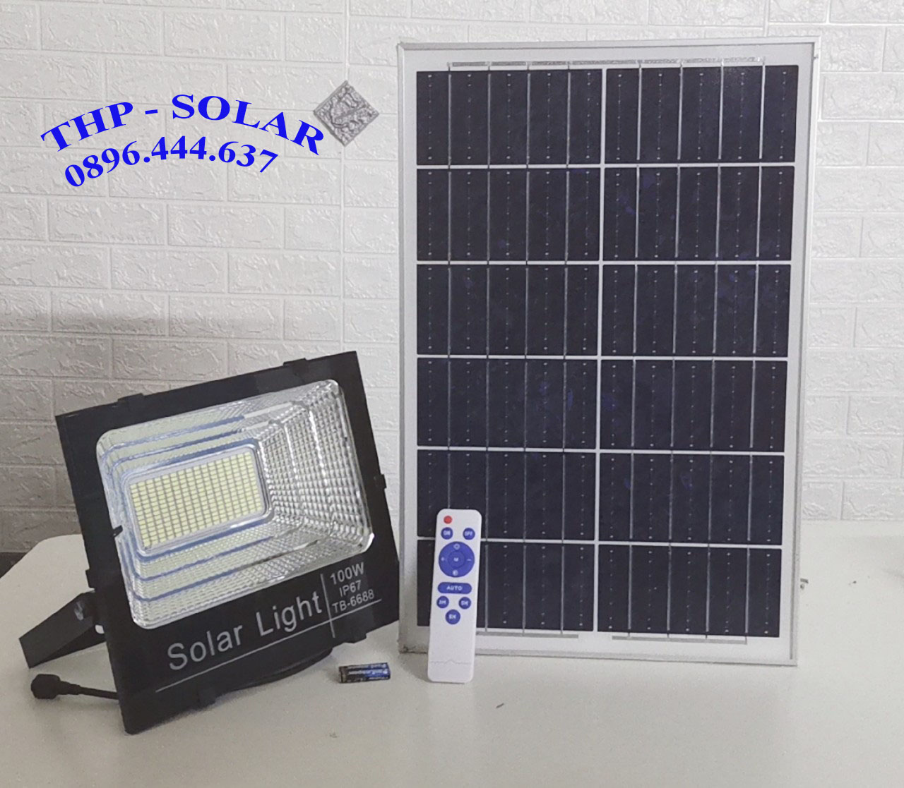 Đèn pha năng lượng mặt trời 100W