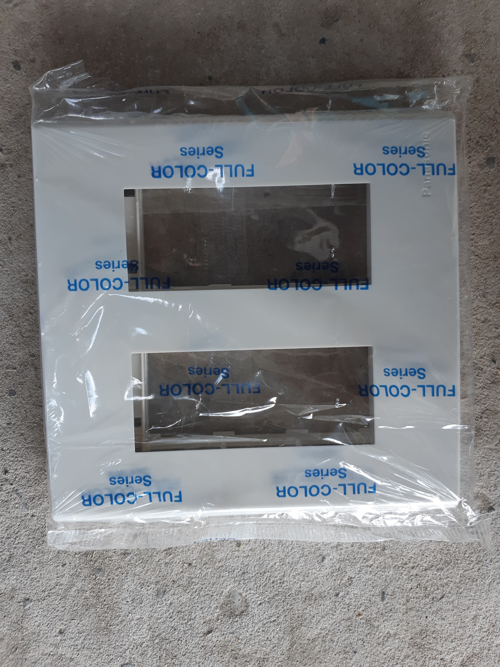 Mặt 6 thiết bị PANASONIC WZV 7846W