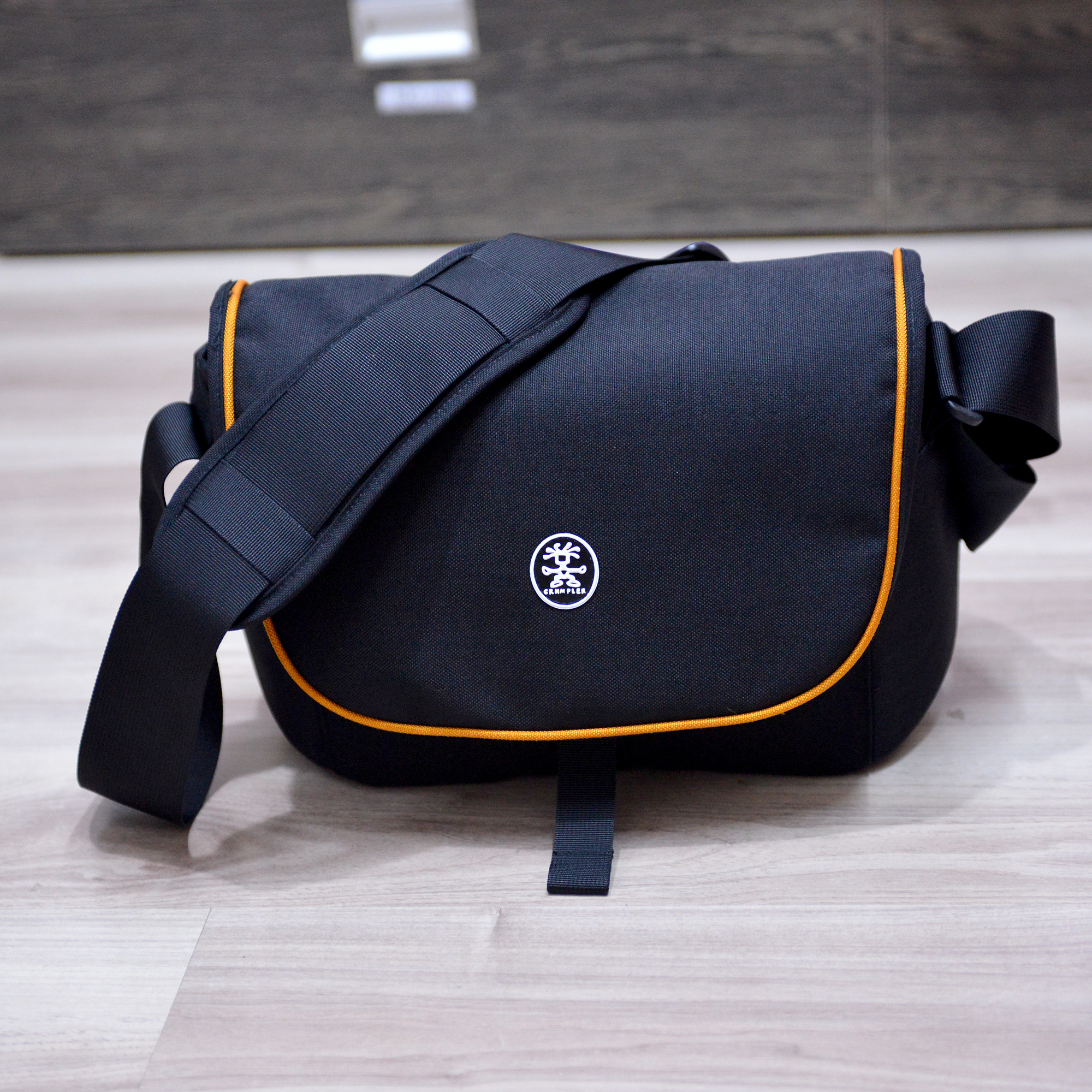 Túi máy ảnh Crumpler CupCake 7500 Hình thật