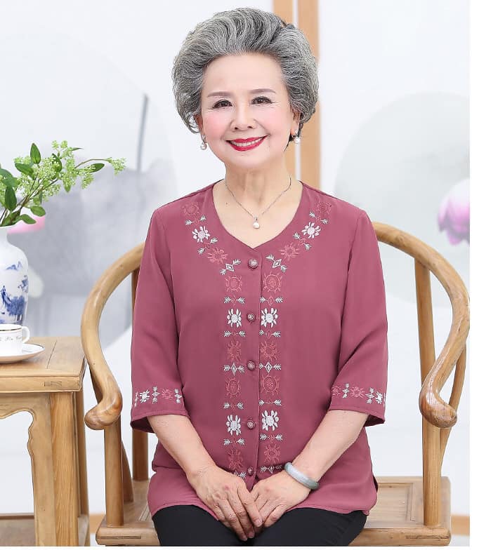 Bộ quần áo cho người già