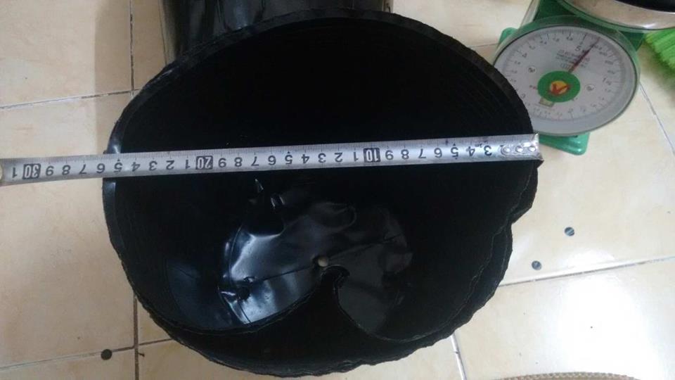0.5kg chậu nhựa mềm ươm cây 30x28 , 0.5kg = khoảng 15 chậu 30x28