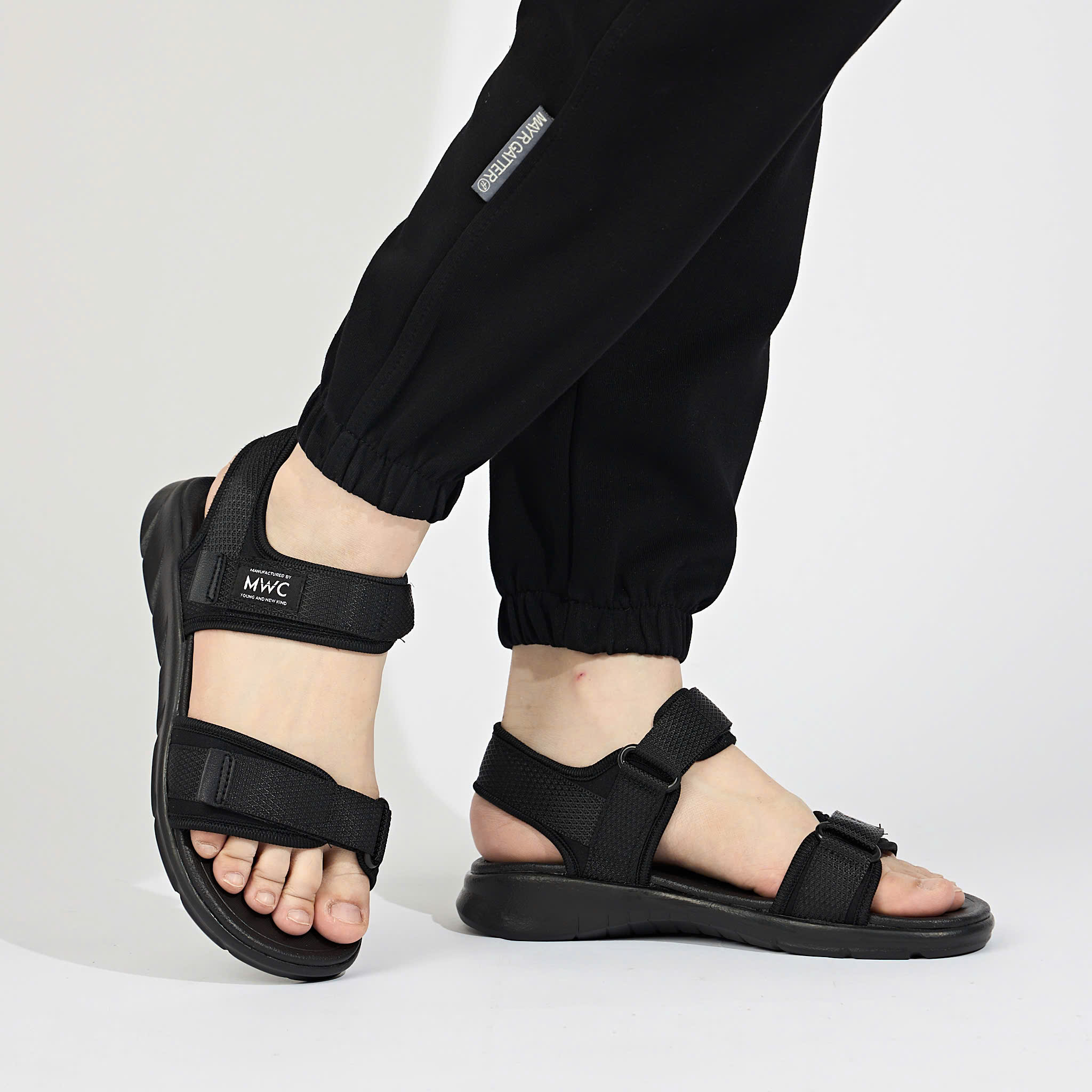Giày Sandal Nam MWC 7080 - Sandal Nam Chất Liệu Quai Dù Dán Êm Mềm Chắc Chắn