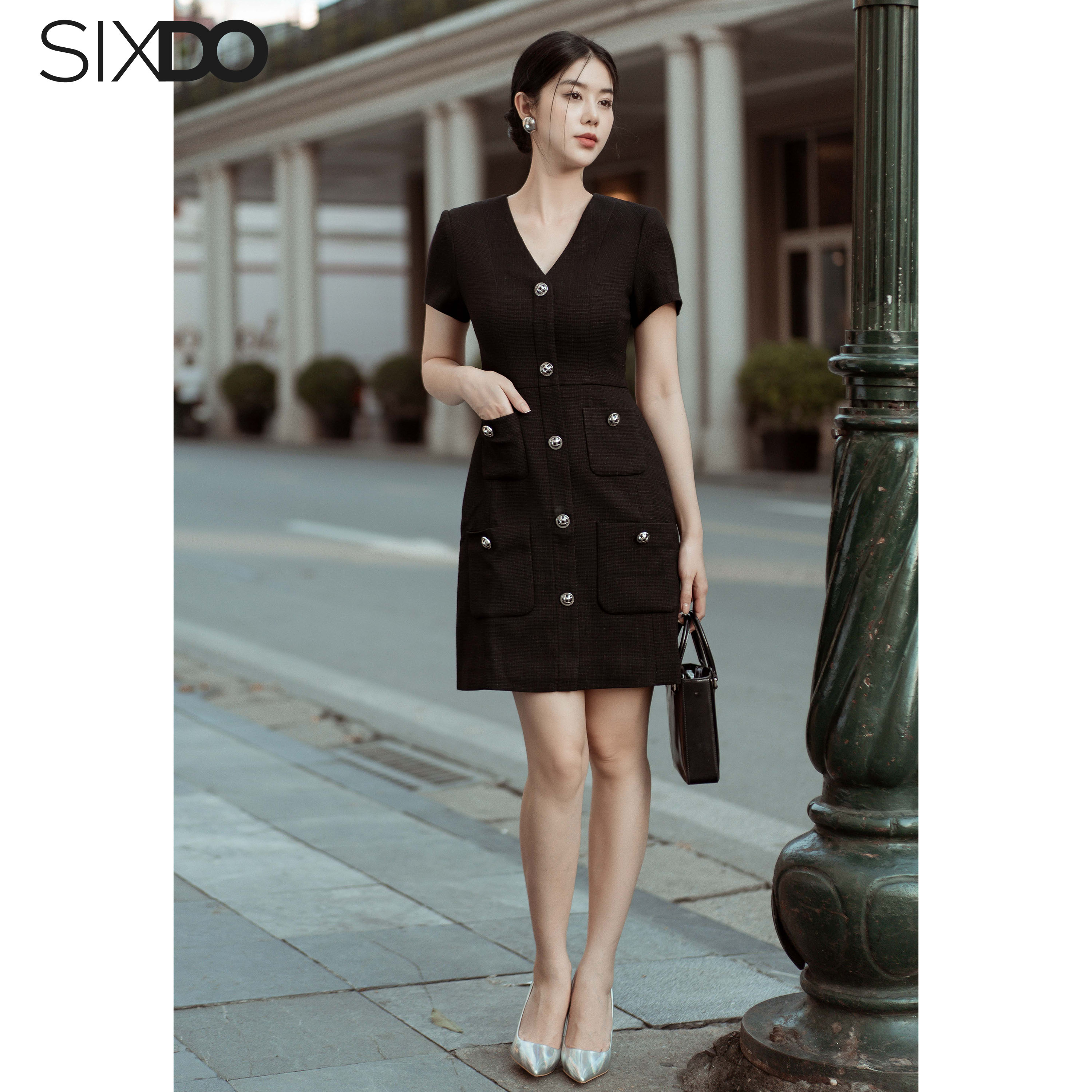 Đầm đen ngắn tay cổ tim SIXDO (Black Mini Woven Dress)