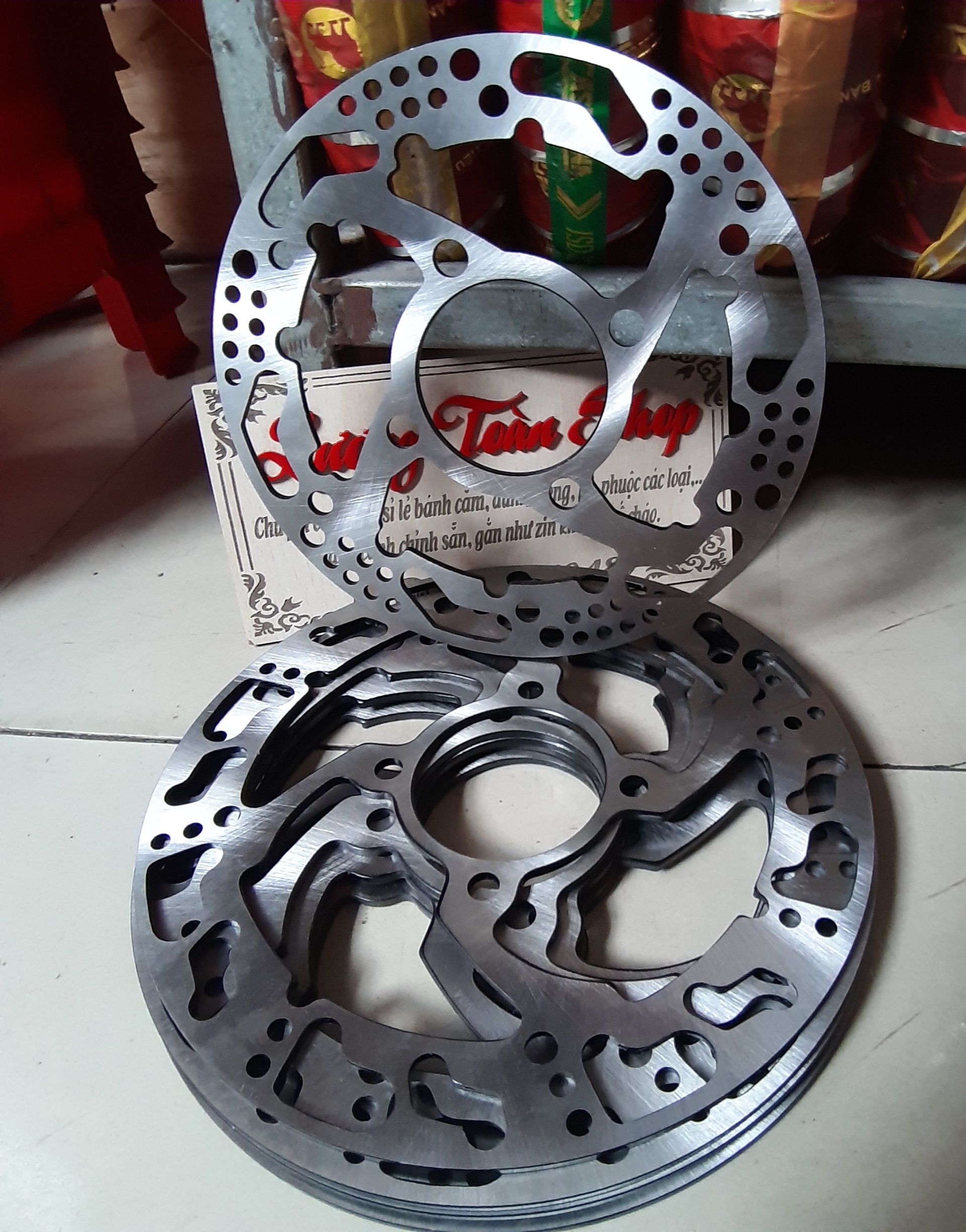 Đĩa kiểu 220mm gắn các dòng xe sirurs, ari blade, wave đĩa bằng