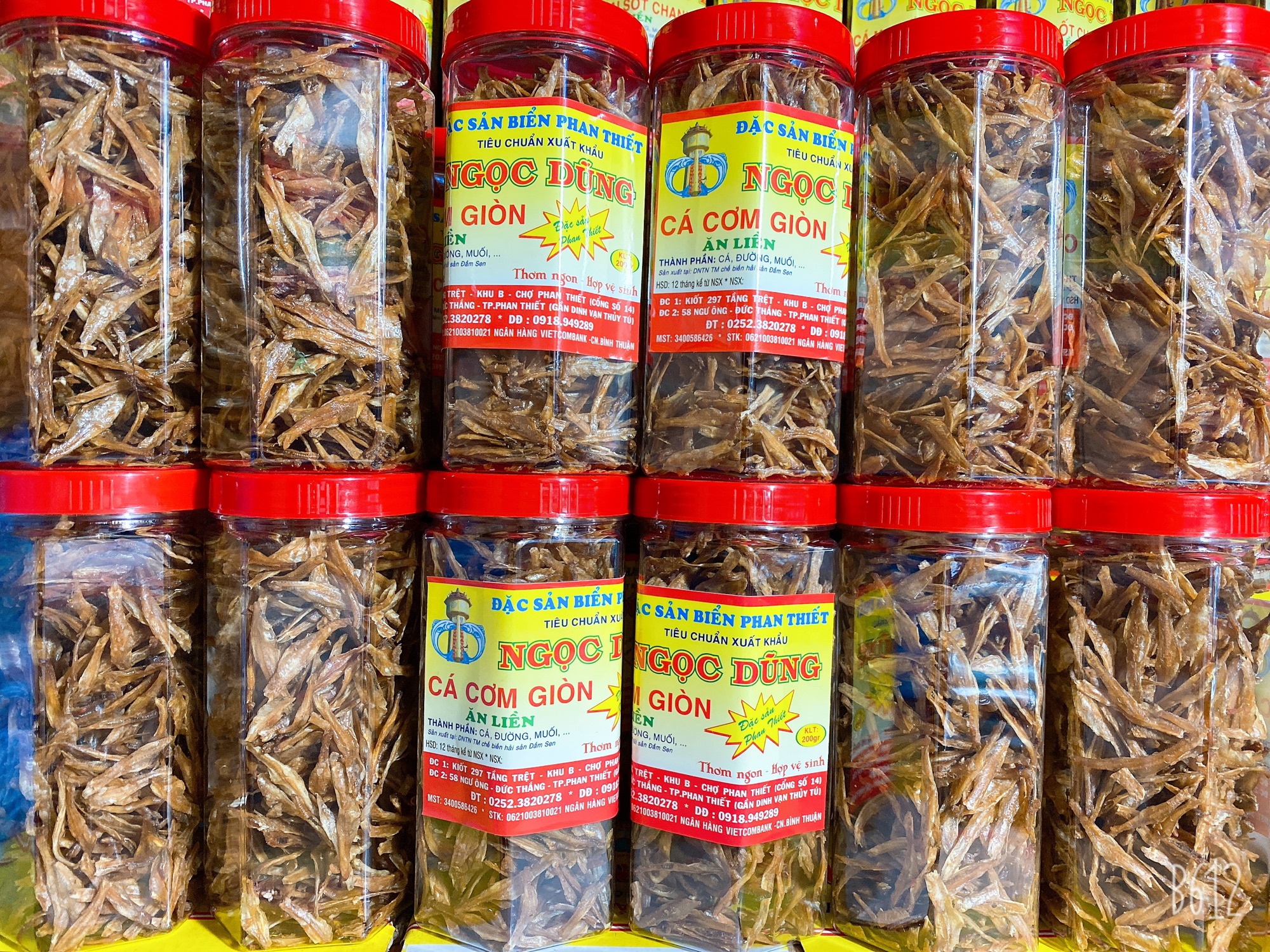 [FREESHIP MAX] Cá Cơm Giòn ( ăn liền ) là món ăn ngon ơi là ngon của Shop Đặc Sản Biển Phan Thiết NGỌC DŨNG; Hộp 200 gram. HSD 12 tháng kể từ ngày đặt hàng.