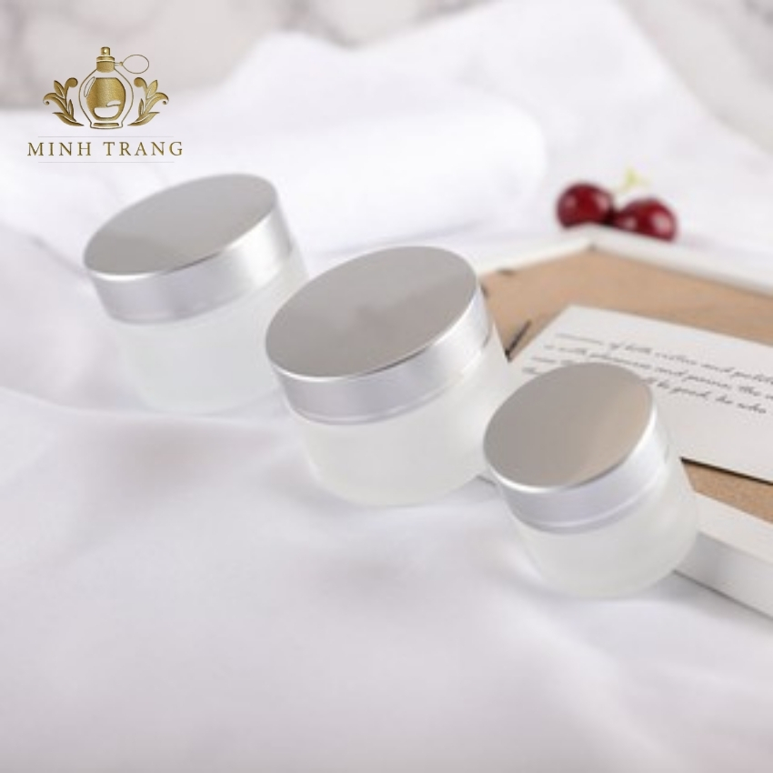 [HCM]Combo 10 Hũ Chiết Kem Thủy Tinh Mờ Nắp Bạc 30Gr/50Gr Chai Lọ Chiết Mỹ Phẩm (Chiết Bột Son Dưỡng...) Dùng Spa Ngành Mỹ Phẩm Đi Du Lịch