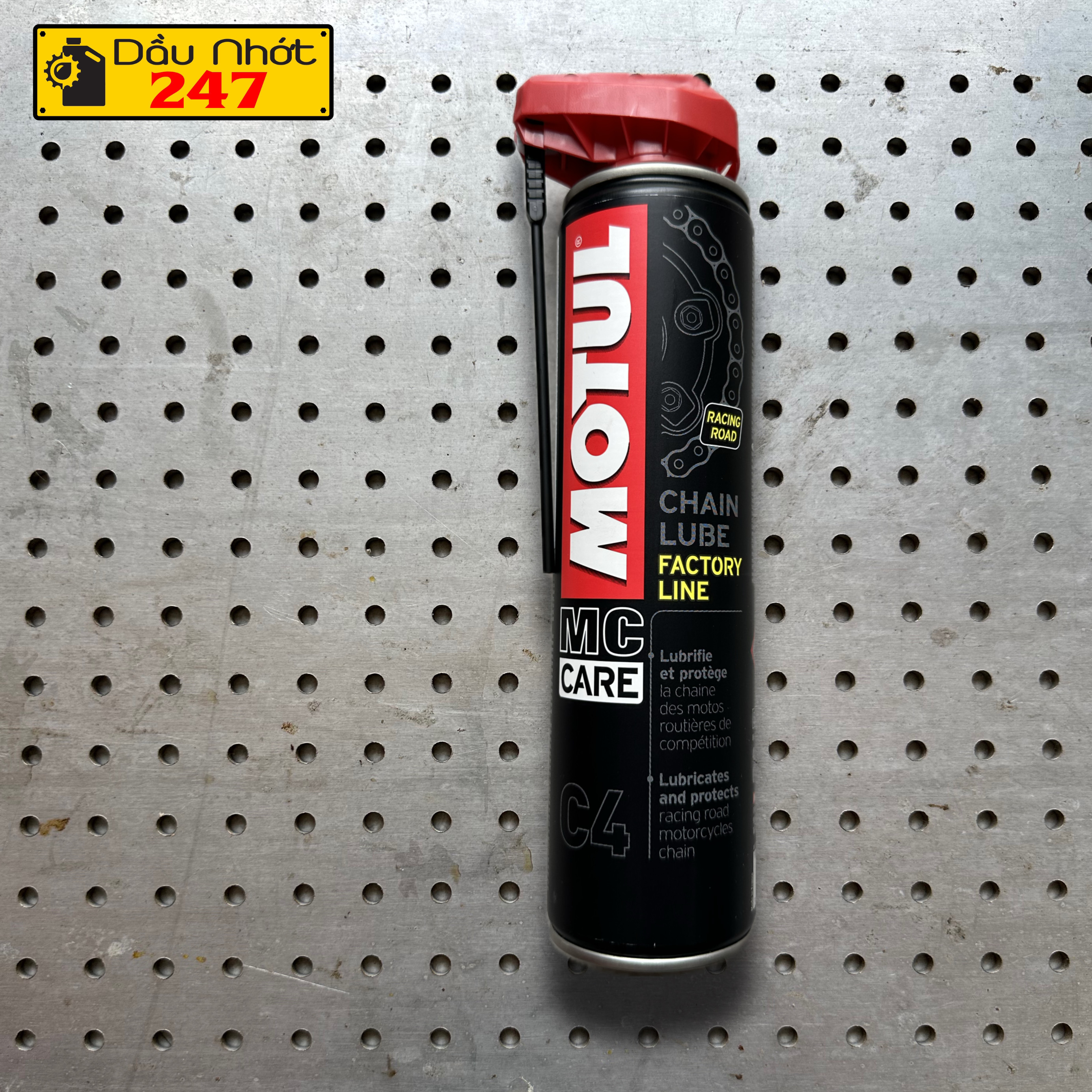 Chai xịt dưỡng sên - xích Motul C4 Factory Line