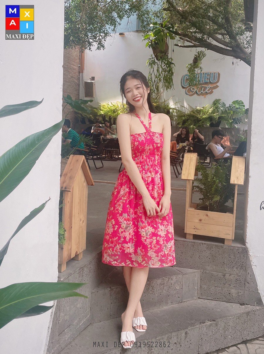 Đầm maxi cúp ngực dáng ngắn - dây nơ cổ hoa hồng tươi freesize