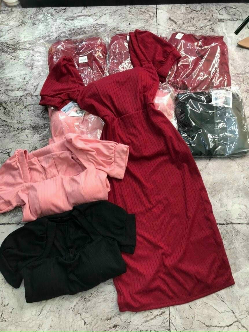 Đầm thun gân cổ vuông tay dún sành điệu