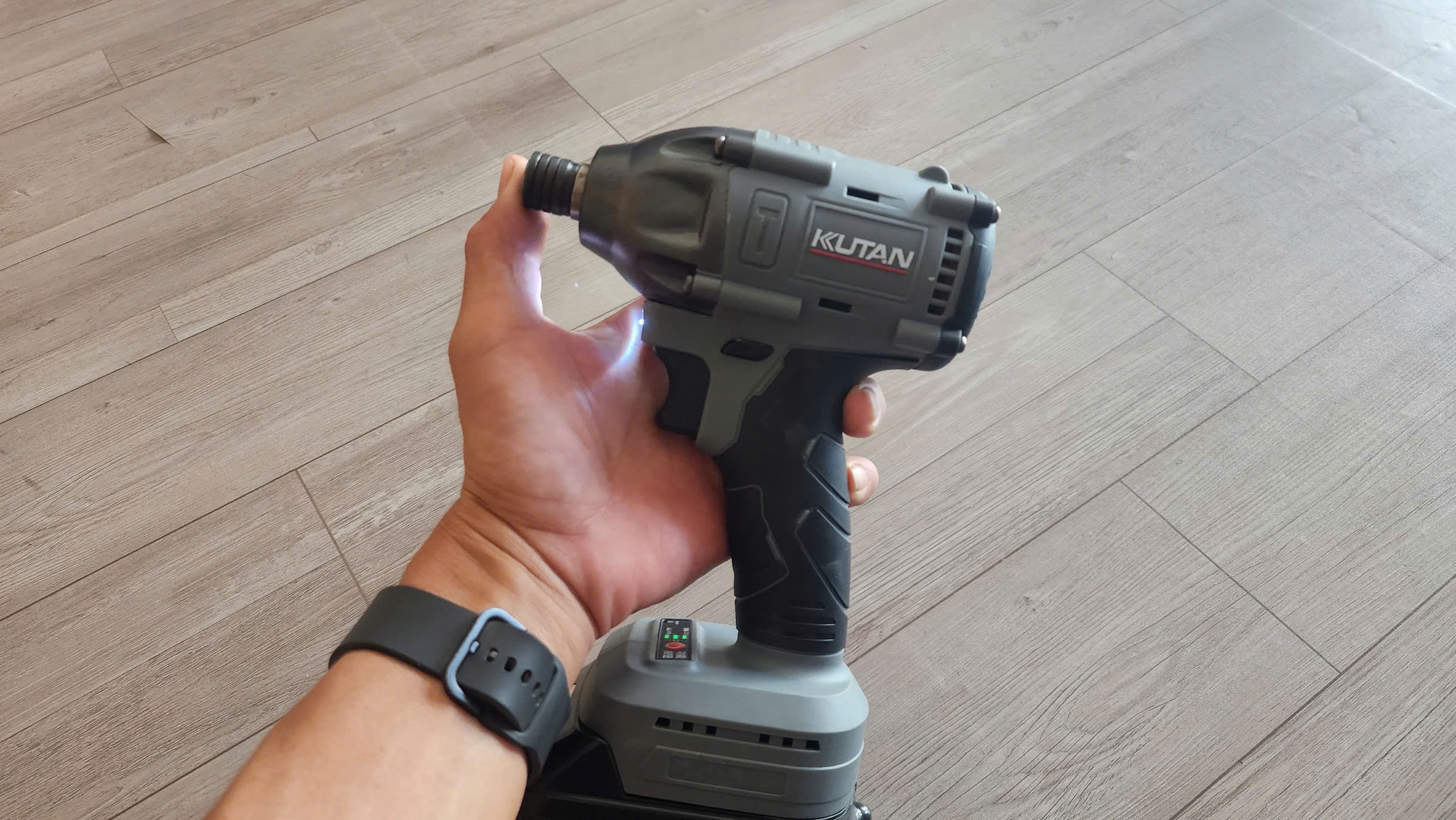 Thân Máy Chuyên Vít Đa Năng lực siêt 480nm KUTAN, Có Đèn Trợ Sáng, Lõi Đồng, BH 6 tháng