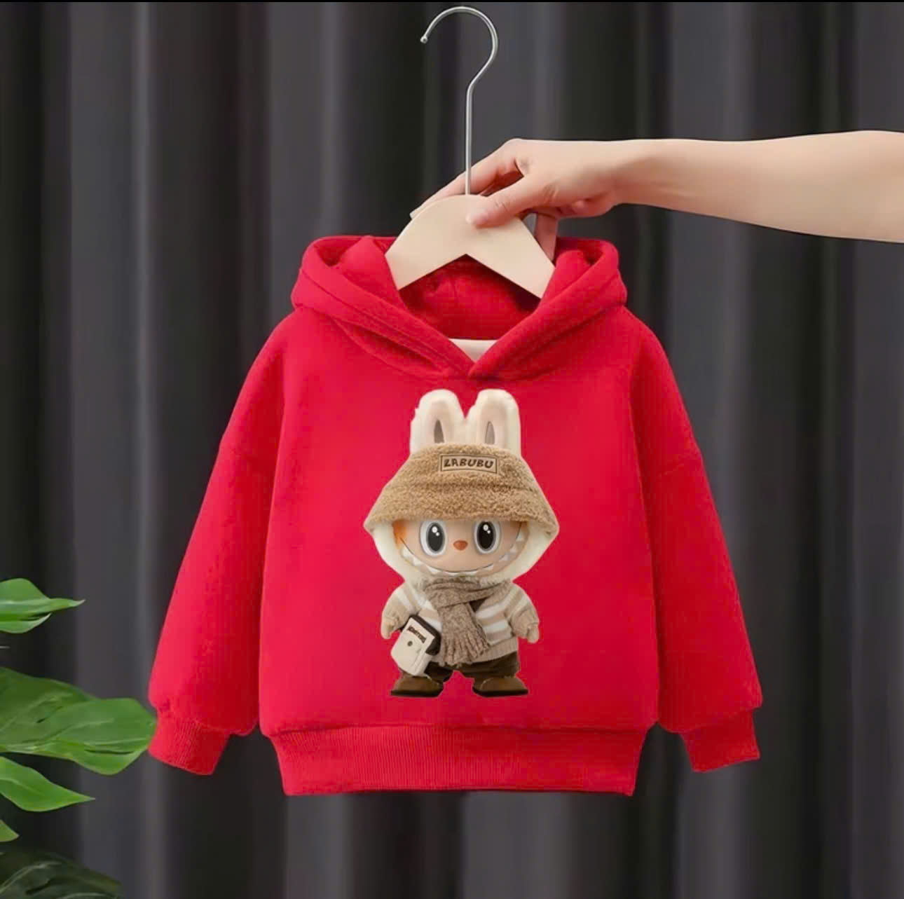 Áo hoodie Labubu thu đông dành cho bé gái và bé trai 14-45kg mẫu LABUBU QUÀNG KHĂN. Chất liệu nỉ mỏng.