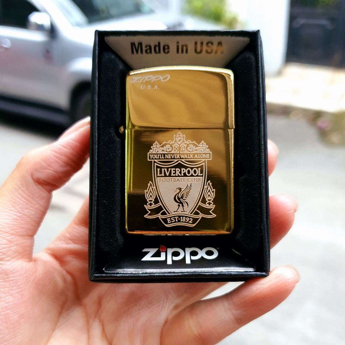 Bật Lửa Zippo Đội Bóng Liverpool Đời La Mã, Có Tem Đỏ ( Tặng Kèm Combo Đá Bấc Xịn)