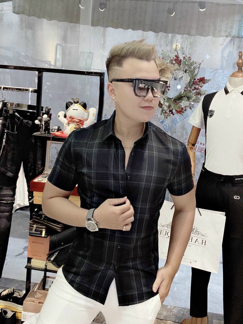 Áo sơ mi ngắn tay phối sọc viền chất lụa 3d sáng bóng mềm mịn .xtm