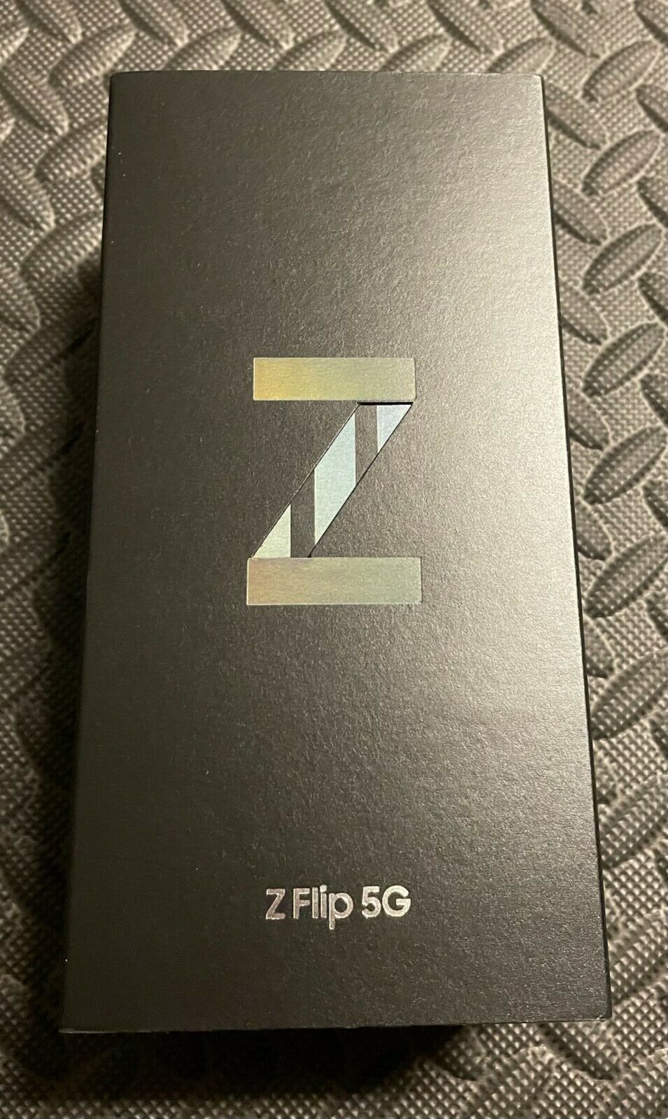 Brand new samsung galaxy z flip 5g sm-f707u1 - 256gb - mystic gray