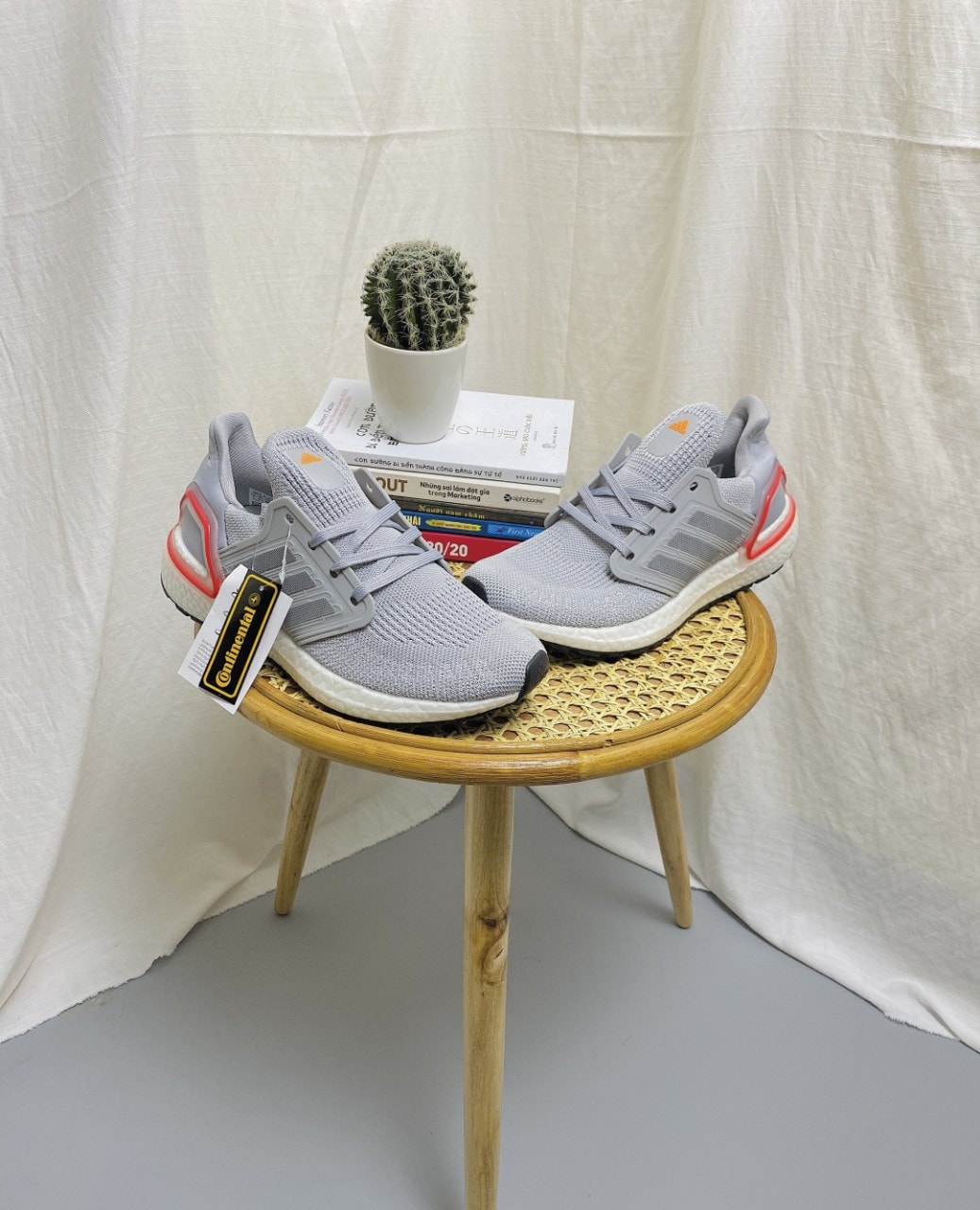 Giày thể thao/giày sneaker ultraboost 6.0 ub 6.0 xám đỏ bản 11 bản trung