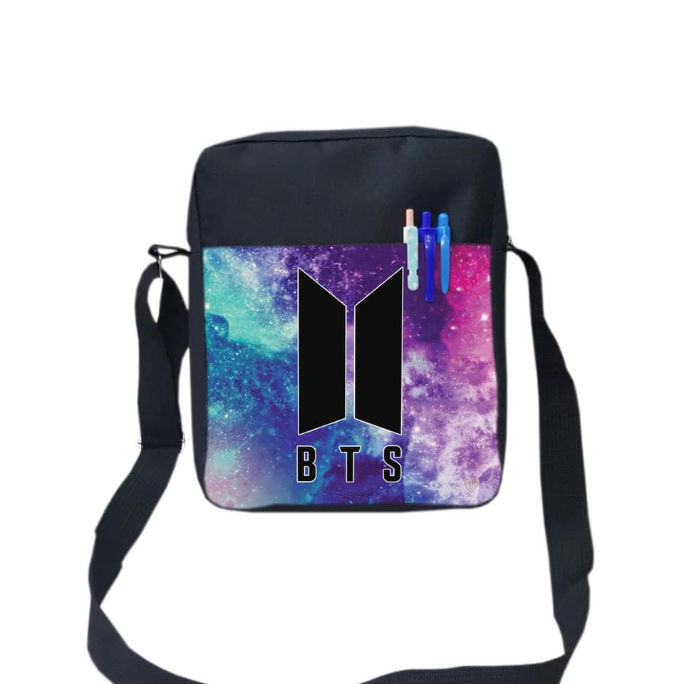 Tui deo chéo logo bts