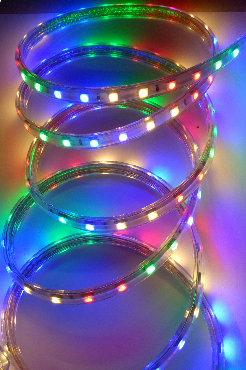 Bộ 30 mét đèn Led dây chớp 5050/220V 4 màu và 6 đầu nối dây nguồn