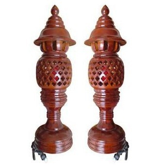 Cặp đèn thờ gỗ hương cao cấp