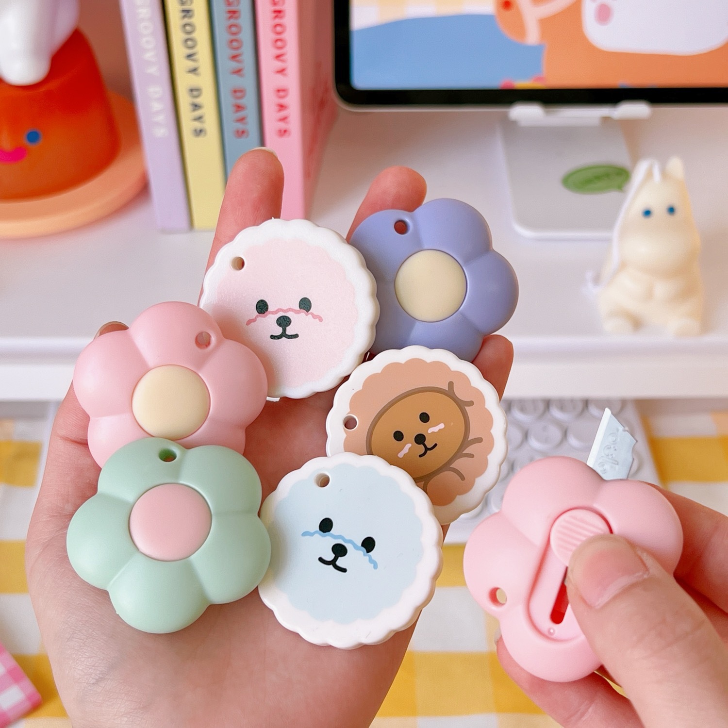 Dao Rọc Giấy Nhiều Họa Tiết Dễ Thương Nhỏ Gọn Tiện Lợi Dùng Unbox, Sticker