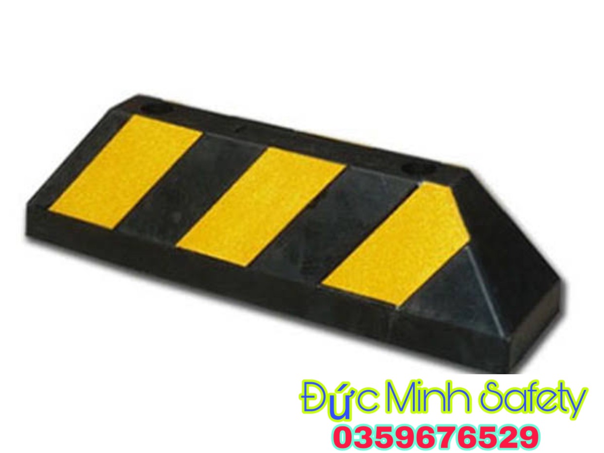 Cục cao su chặn lùi bánh xe ô tô cố định