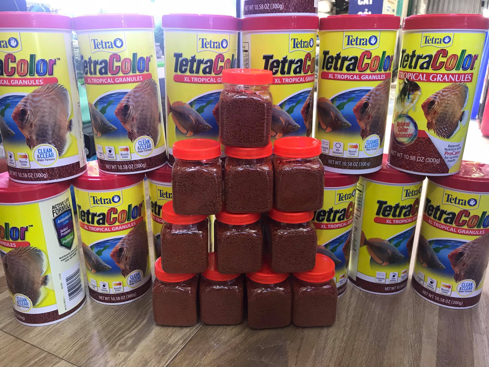 Thức ăn cá đĩa Tetra Color, sản phẩm là thức ăn dành cho cá đĩa, cá thần tiên, với hàm lượng dinh dưỡng cao, kích màu cho cá, tránh bị sình bụng