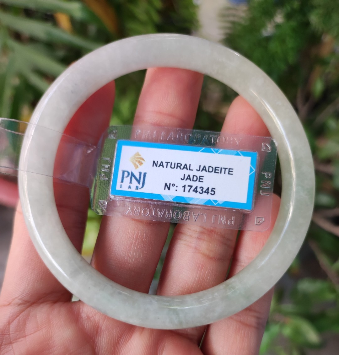 [HCM]Vòng cẩm thạch thiên nhiên size 57mm, vân đá đẹp, đã kiểm định PNJ, ảnh thực tế - Xưởng buôn đá phong thủy Huỳnh Đào