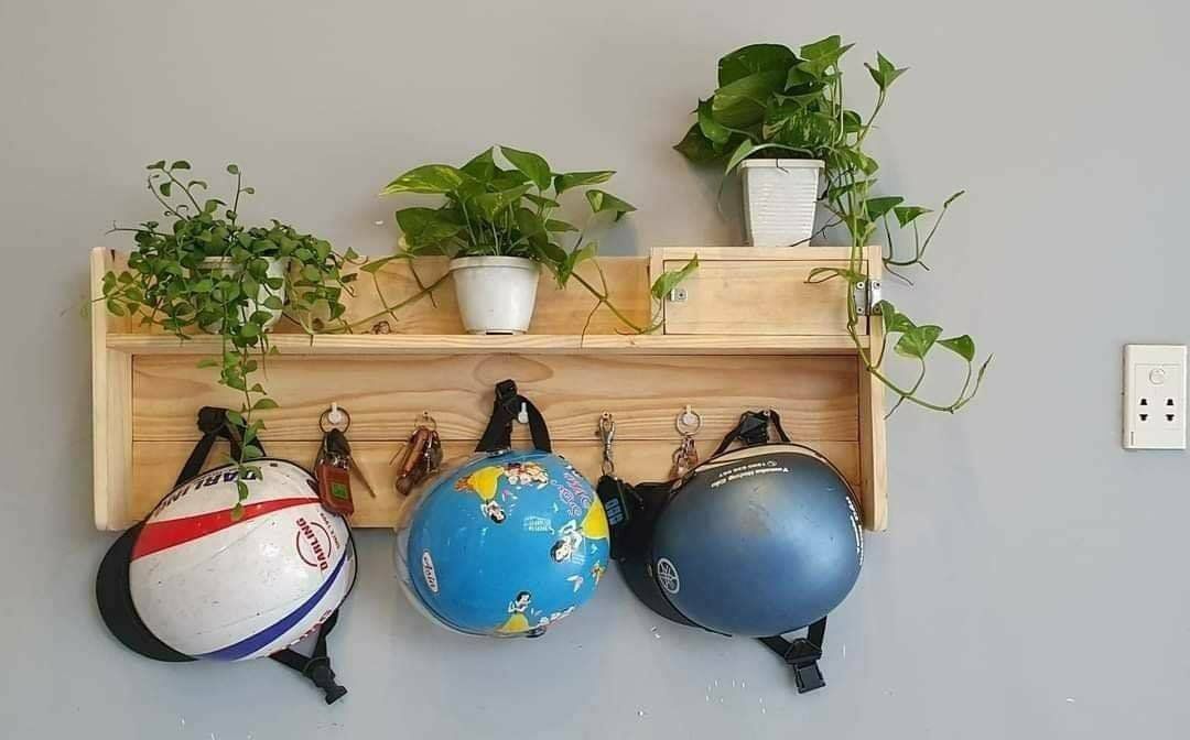 Kệ treo nón, mũ bảo hiểm và chìa khóa