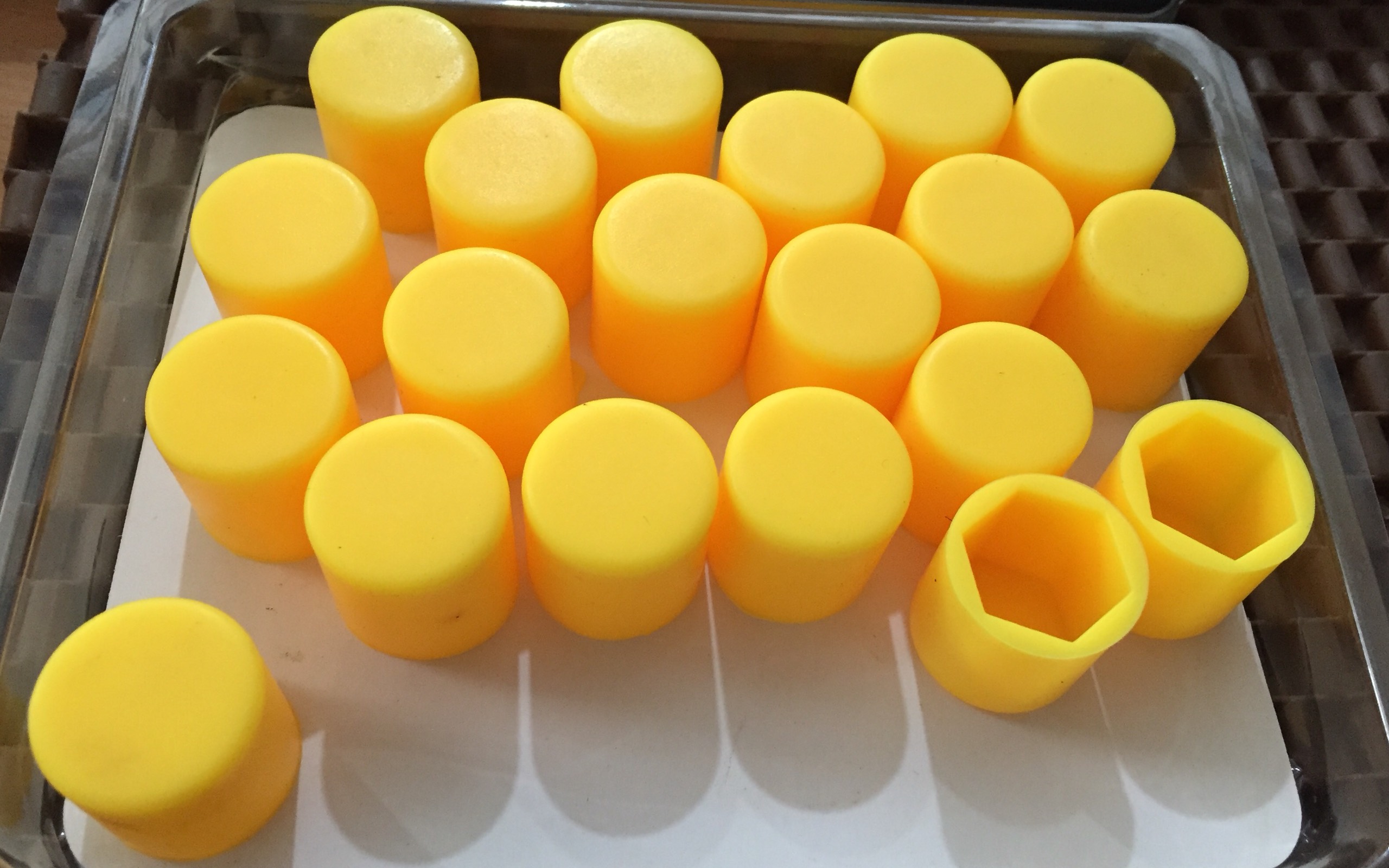 Bộ chụp ốc lazang 19mm màu vàng