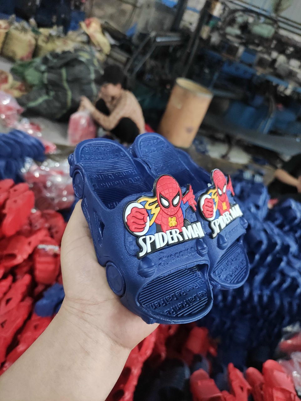 SALE Dép trẻ em Spideman,dép trẻ em người nhện, hottrend đúc nguyên khối bền đẹp HCM sẵn hàng.