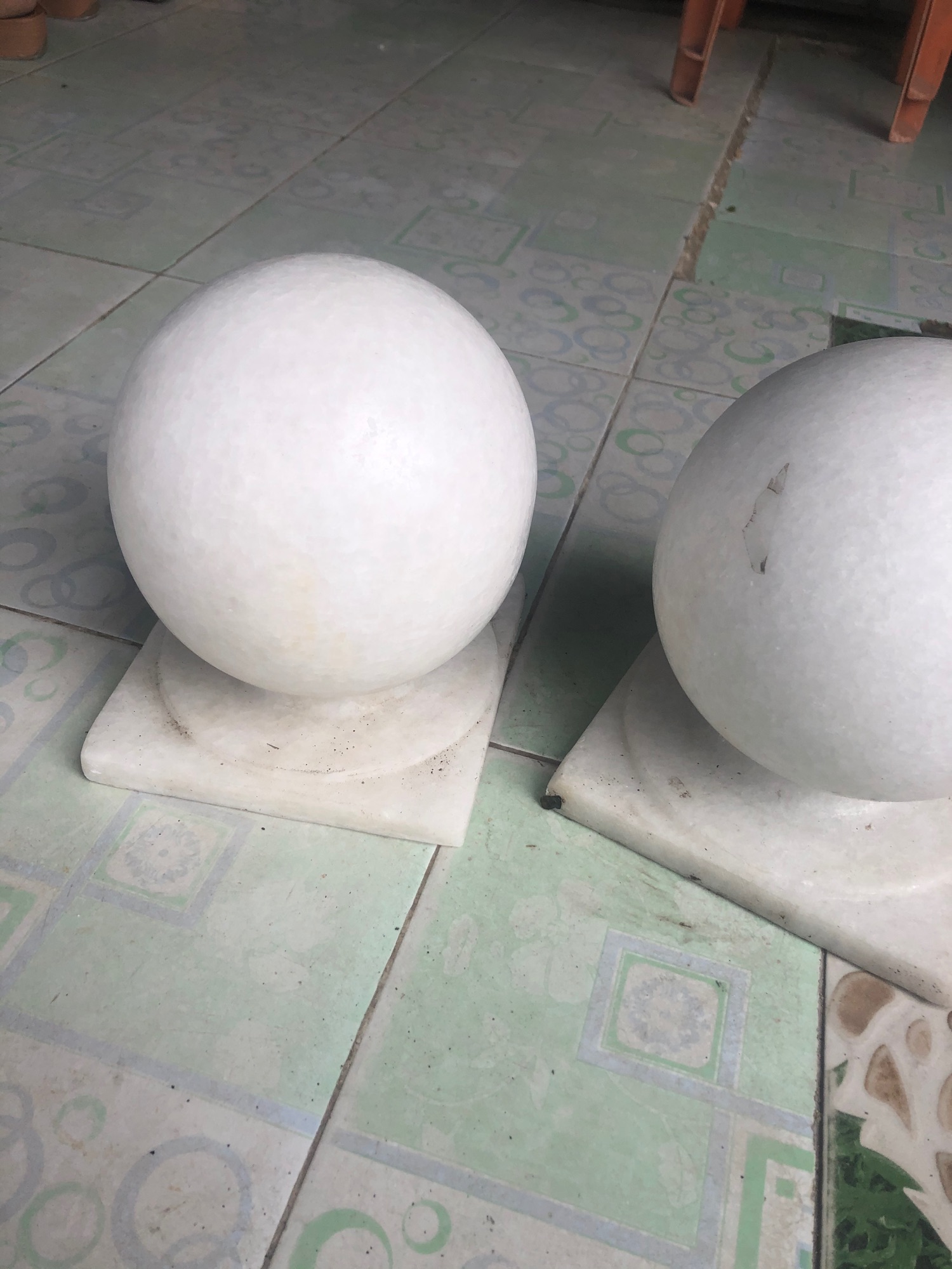 [FreeshipMAX] Quả cầu đá trắng non nước chân trụ cổng 22 cm