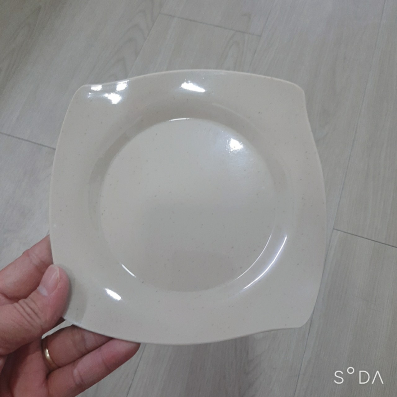 Dĩa vuông melamine DVC Hình vuông melamine màu Nâu