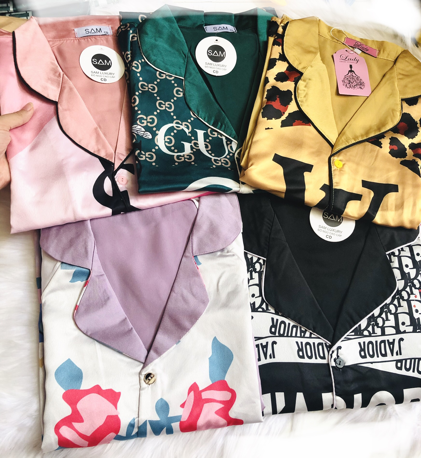 Bộ ngủ Lụa Satin Cộc dài Cực xinh Phần 2 ❤️ Lụa cao cấp freesize ❤️ trùm sỉ lẻ Rosie ❤️ Sam ❤️ queen jume mai ngô ❤️ Latin ❤️ thun ❤️ Đồ bộ ❤️ Bộ ❤️ Ngủ ❤️ Nhà ❤️ Nữ ❤️ Sức khoẻ ❤️ cao cấp p2