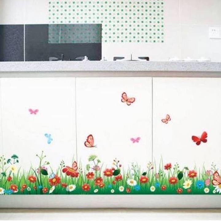 Decal tranh dán tường Chân tường hoa đỏ